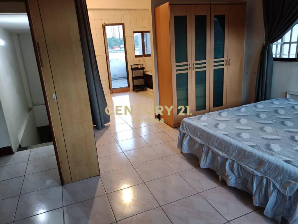 (專約)八里左岸收租2店面6套房雙併透天