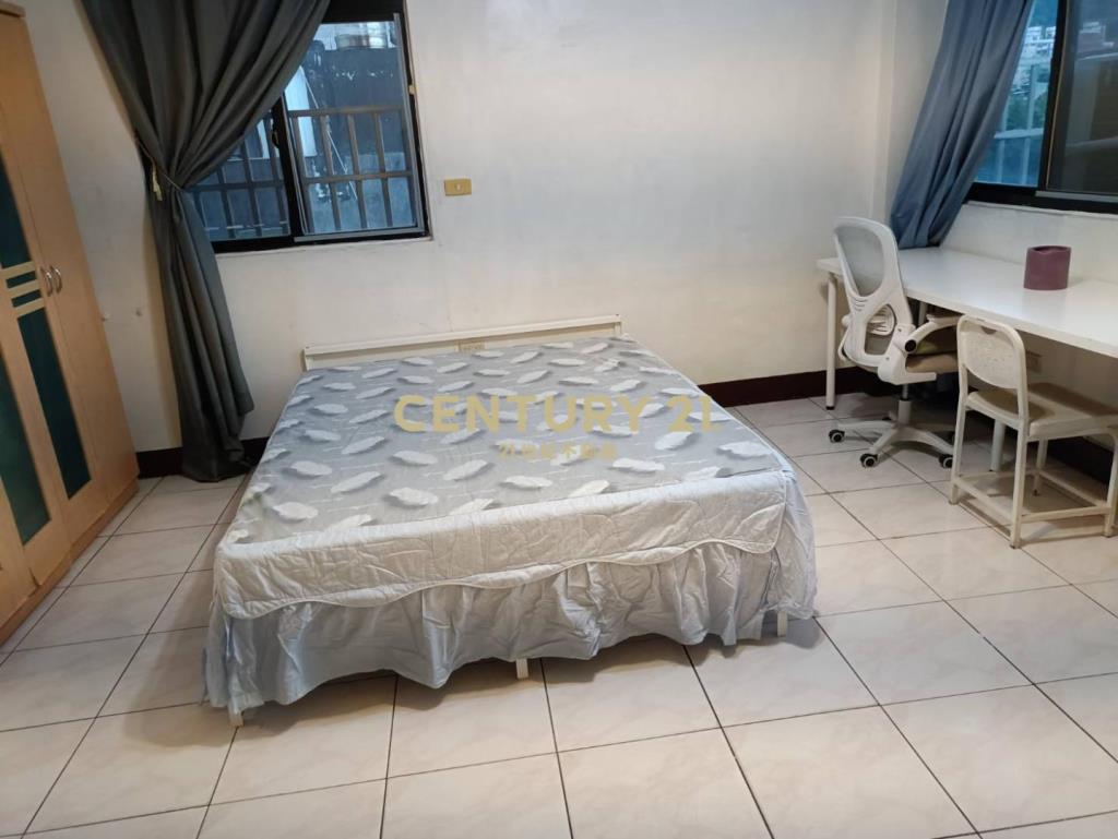 (專約)八里左岸收租2店面6套房雙併透天