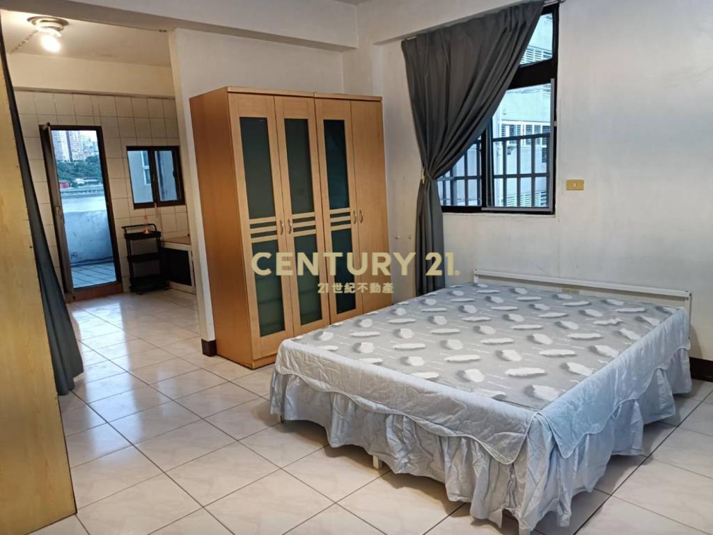 (專約)八里左岸收租2店面6套房雙併透天