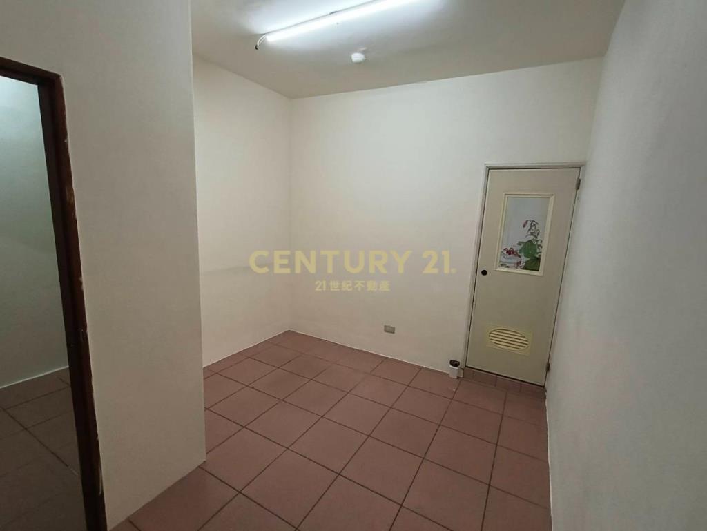 桃園站前東門國小三角窗2層樓收租店面+車