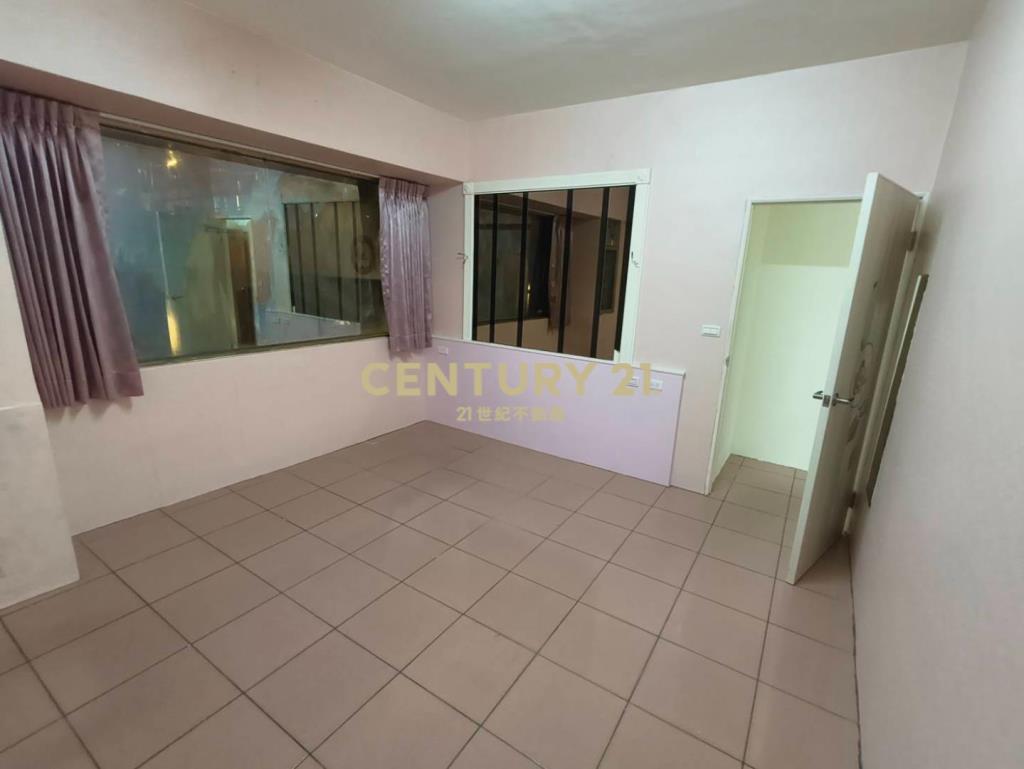 桃園站前東門國小三角窗2層樓收租店面+車