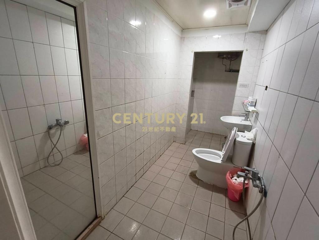 桃園站前東門國小三角窗2層樓收租店面+車