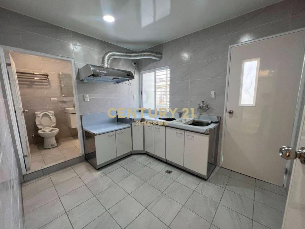 南平市場藝文G11次頂樓整新裝潢3房公寓