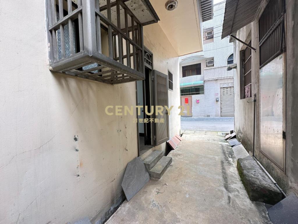 龍岡葡萄王旁｜大坪數邊間透店｜室內停車