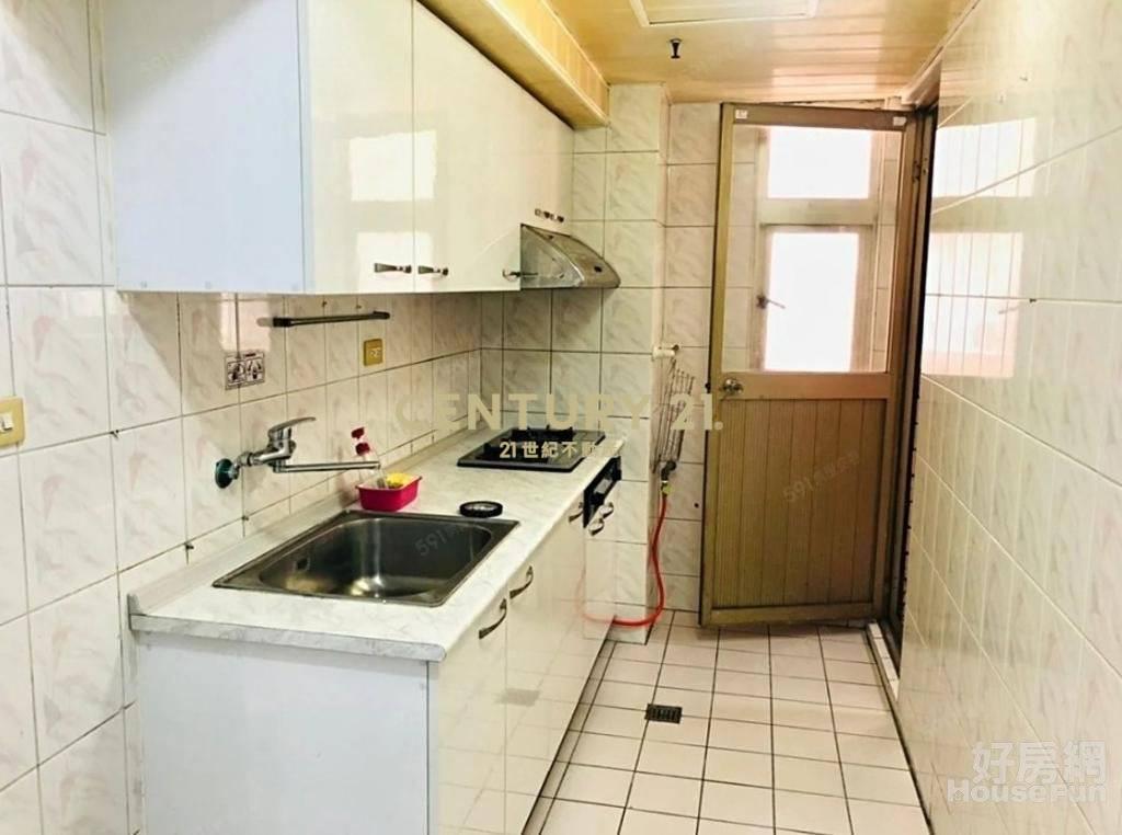 冠倫漂亮樓層邊間收租4改3房