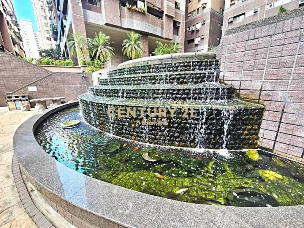 冠倫漂亮樓層邊間收租4改3房