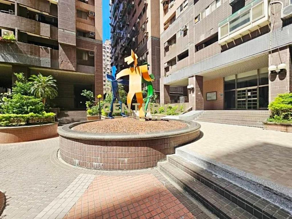 冠倫漂亮樓層邊間收租4改3房