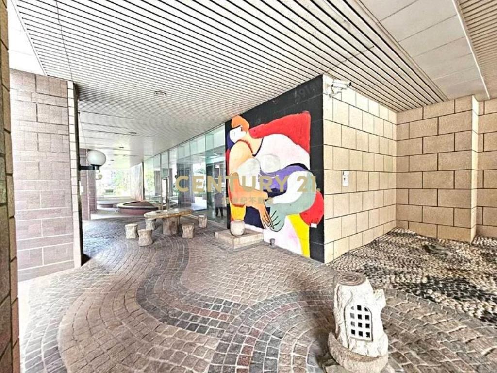 冠倫漂亮樓層邊間收租4改3房