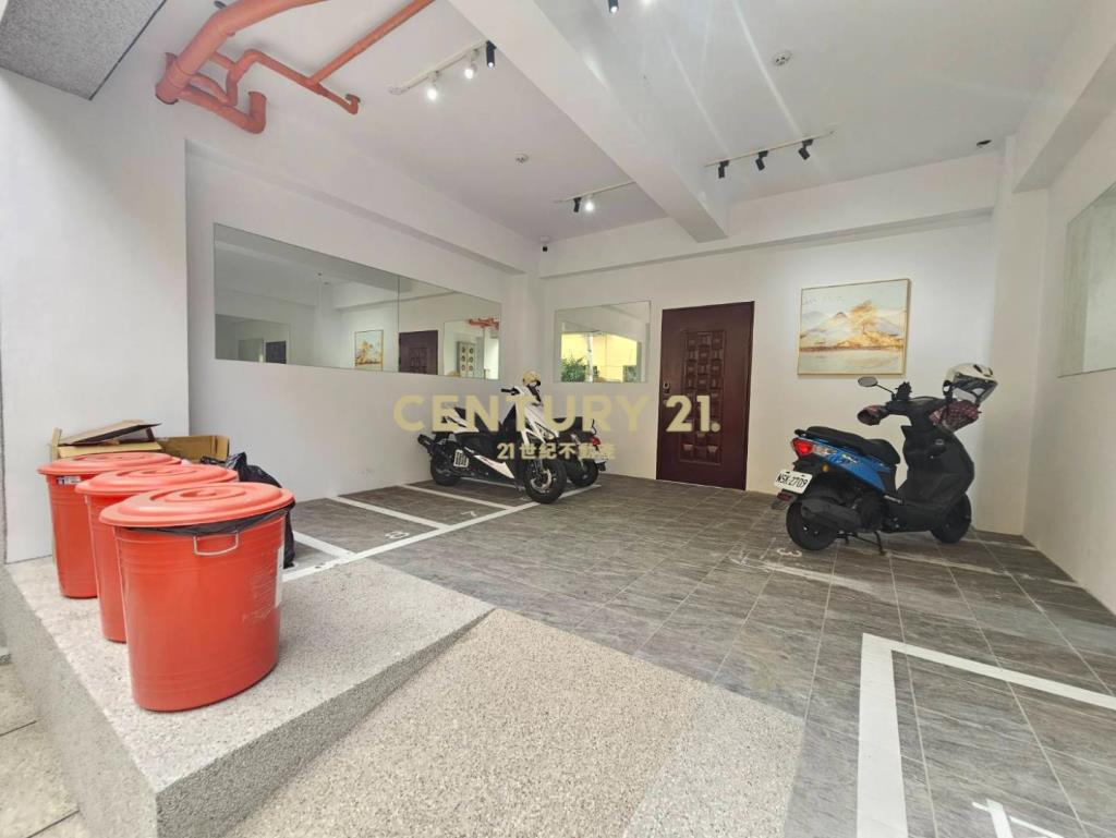 興二街全新自建收租15套房電梯透天