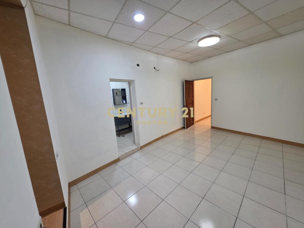 桃園站前民生路大面寬三角窗整新透天