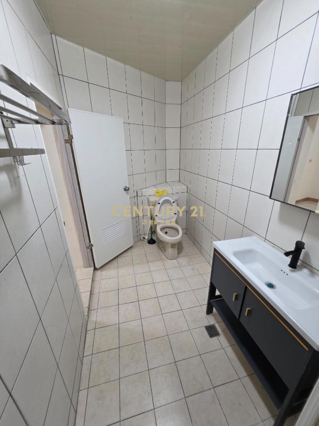 桃園站前民生路大面寬三角窗整新透天