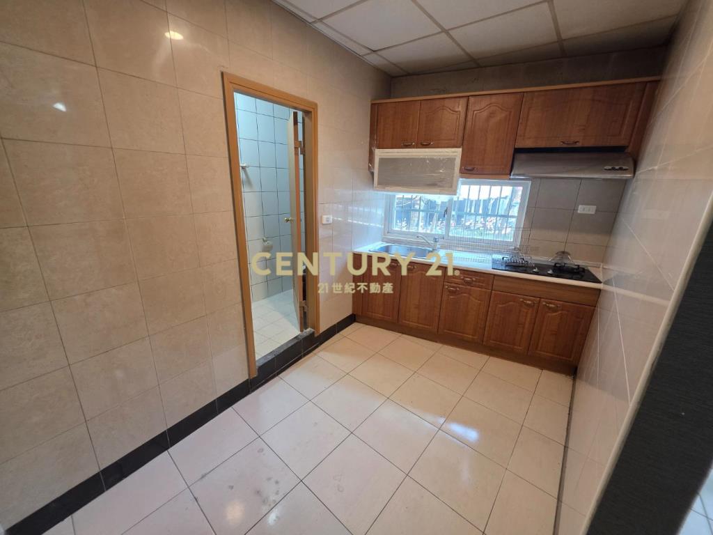 桃園站前民生路大面寬三角窗整新透天