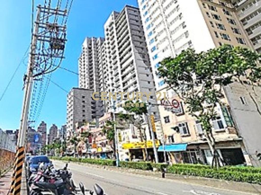 專委｜八里左岸三面採光收租透天店面(左)