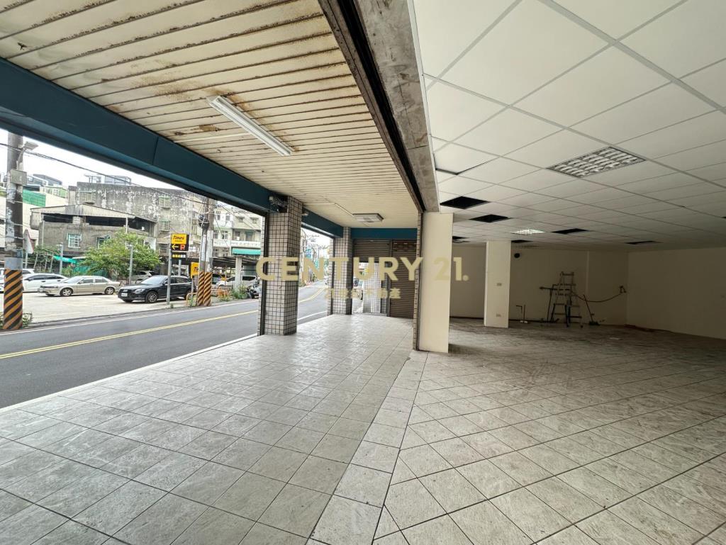 鄰中路縣府商圈｜仁愛路大面寬三角黃金店面