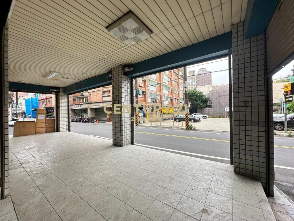 鄰中路縣府商圈｜仁愛路大面寬三角黃金店面