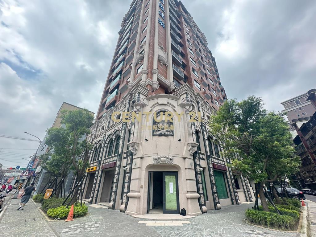 租-君邑富永｜全新三角窗雙層臨路店面