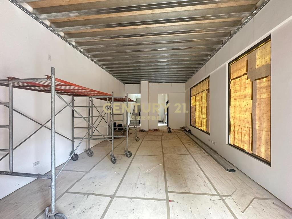 租-君邑富永｜全新三角窗雙層臨路店面
