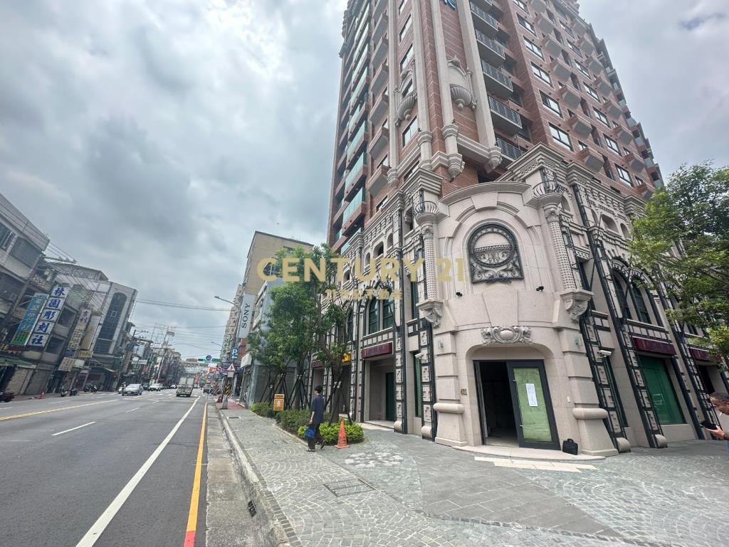租-君邑富永｜全新三角窗雙層臨路店面