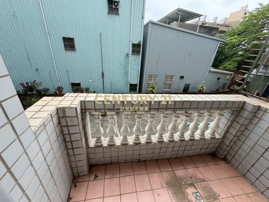 鹽庫街桃林鐵馬道收租甲工廠房3房3車位