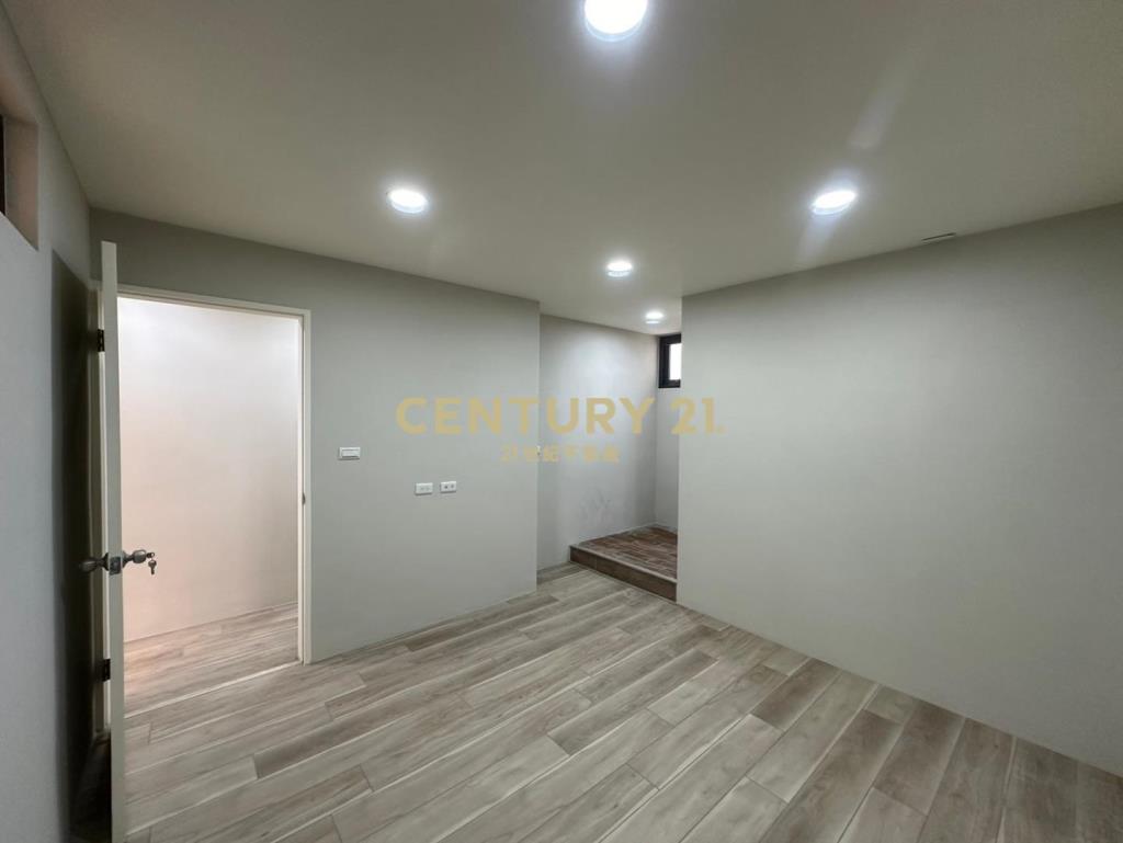 愛十街G09全新裝潢層峰3房公寓