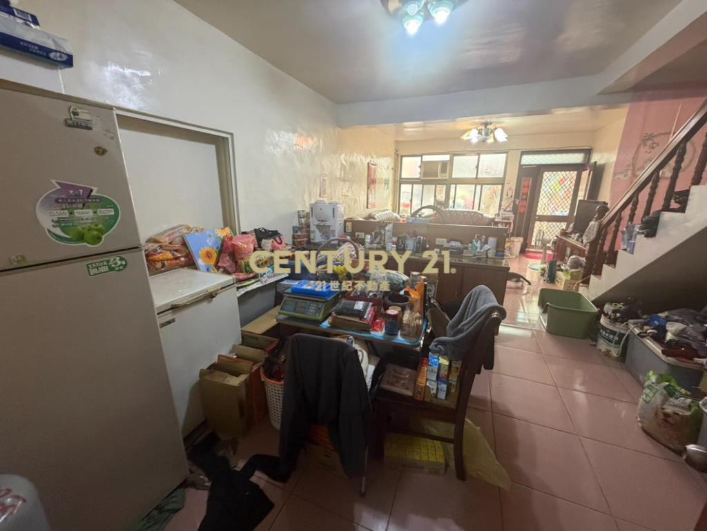 忠貞市場龍岡國小｜活巷前院稀有美4房透天
