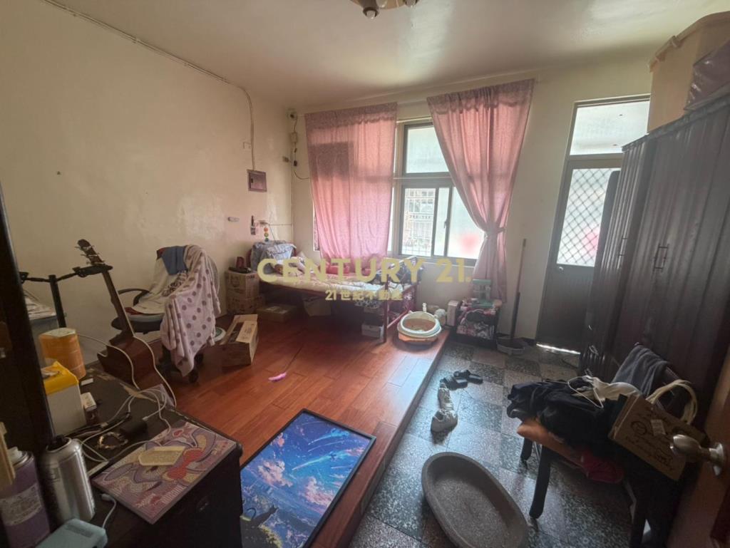 忠貞市場龍岡國小｜活巷前院稀有美4房透天