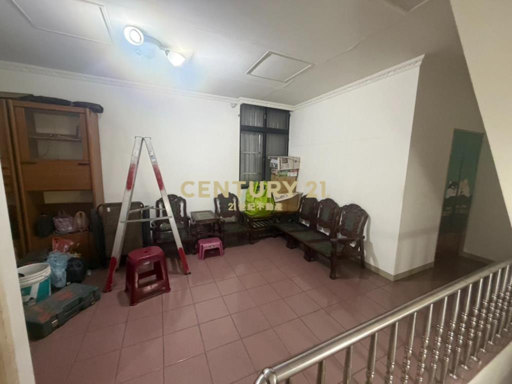 忠貞市場龍岡國小｜活巷前院稀有美4房透天