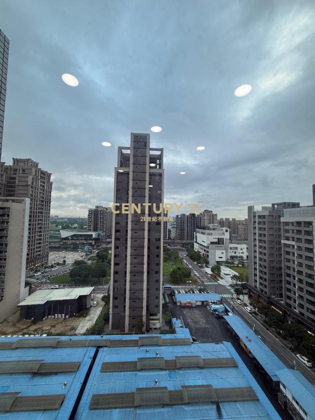 興仁夜市前和毅品森活三房車
