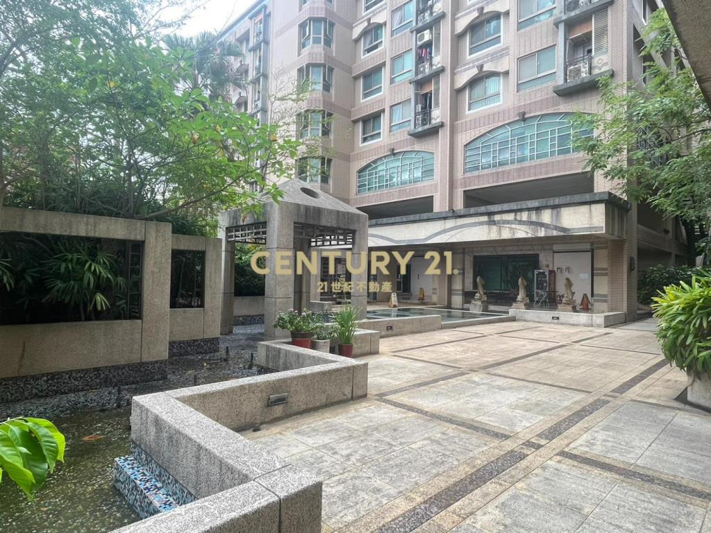 路易崴登方正陽光學區2房車