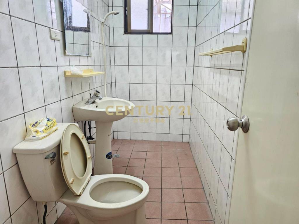 孝一街市府商圈3層樓4房透天