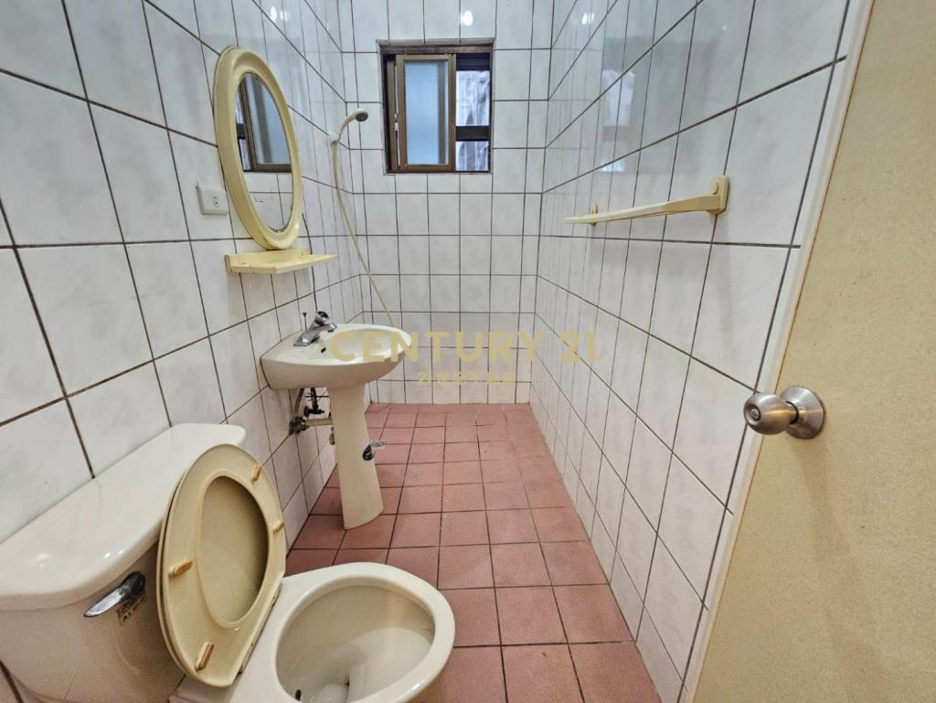 孝一街市府商圈3層樓4房透天