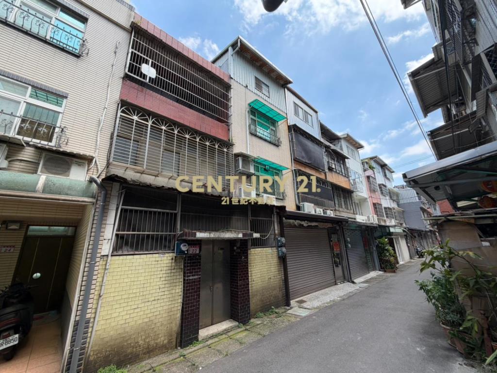 忠貞商圈/龍東路3層樓需整理活巷透天