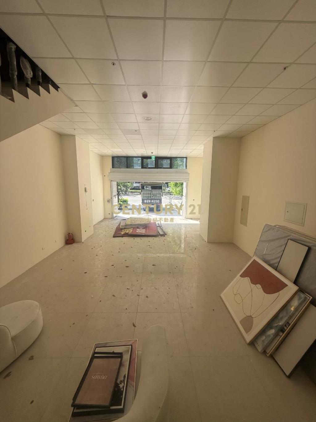 百俊無雙挑高大坪數店面