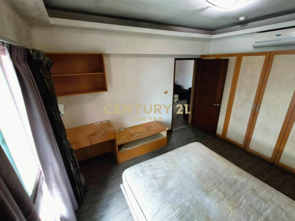 路易崴登層峰收租2房車