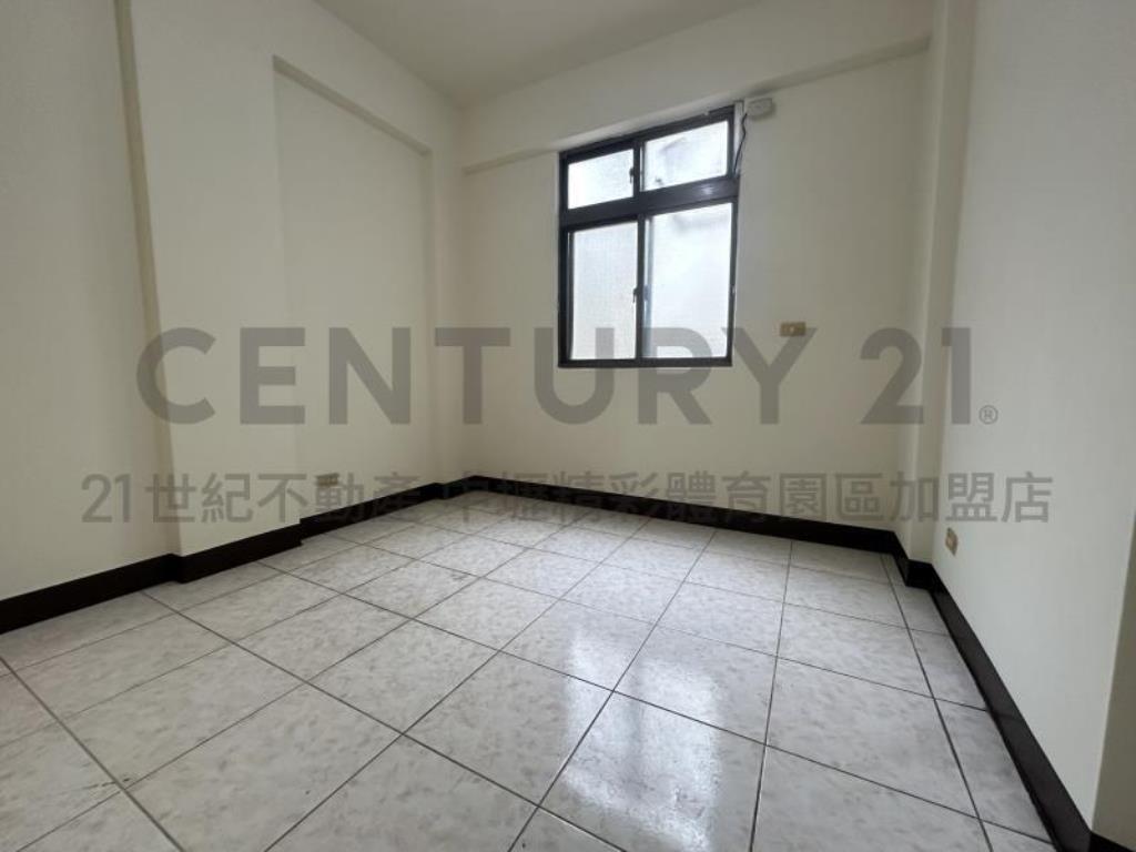 [精彩]龍潭科學園區梅花莊邊間別墅