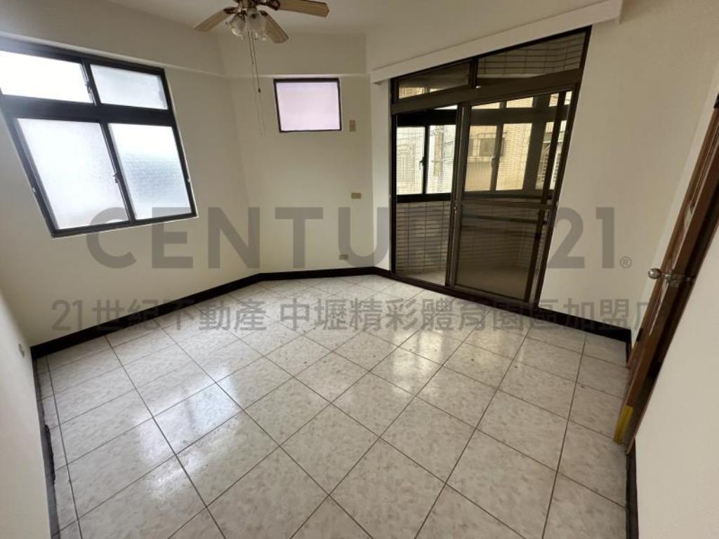 [精彩]龍潭科學園區梅花莊邊間別墅