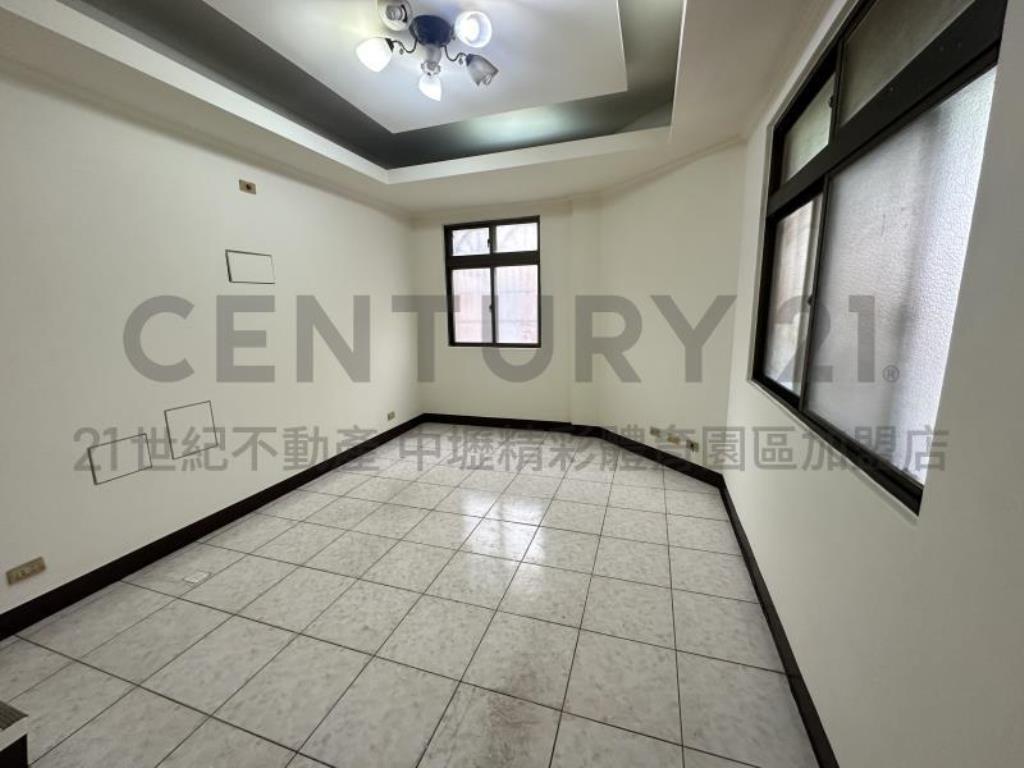 [精彩]龍潭科學園區梅花莊邊間別墅