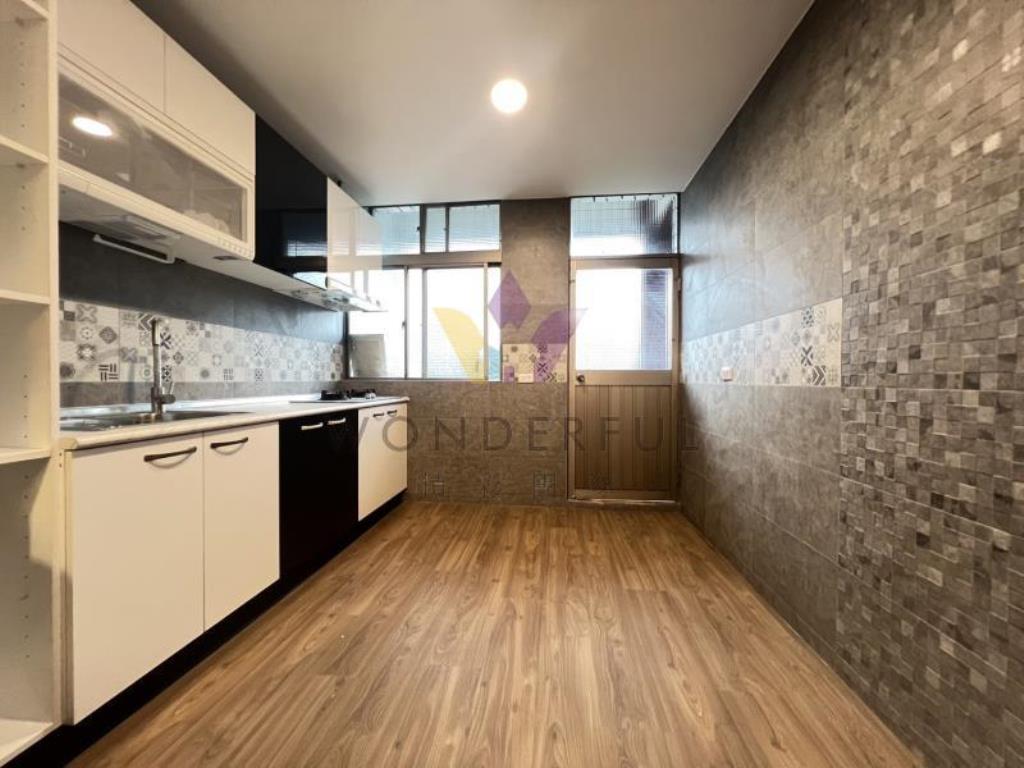 [精彩]關西交流道旁新整重疊別墅