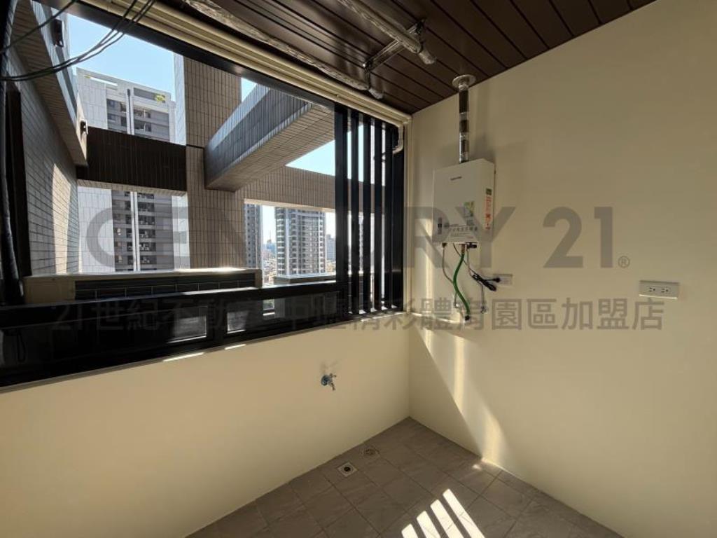 [精彩]小檜溪亞昕一見全新四房車