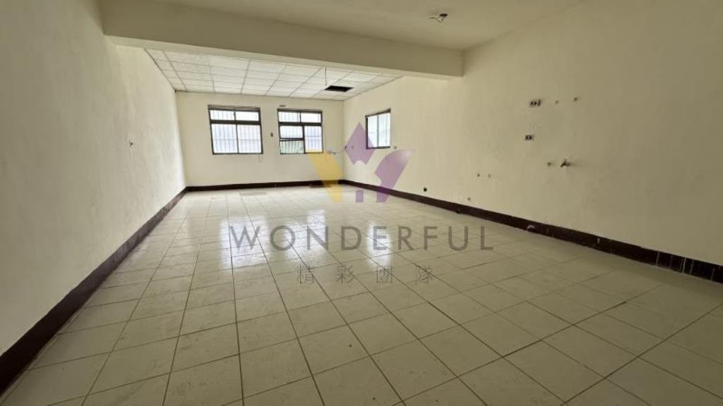 [精彩]中壢後站體育園區前院車庫大透天