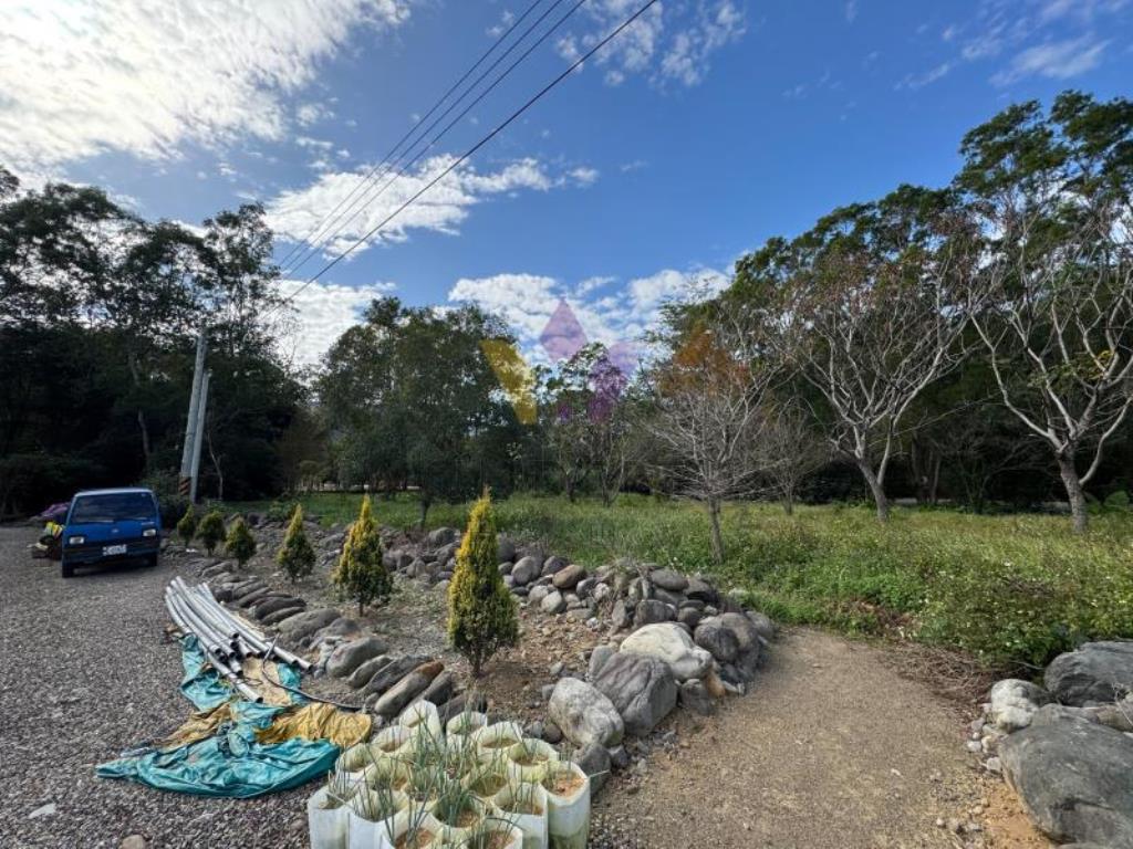 D內灣計畫道路增昌大橋民宿旁財神鄰居美農