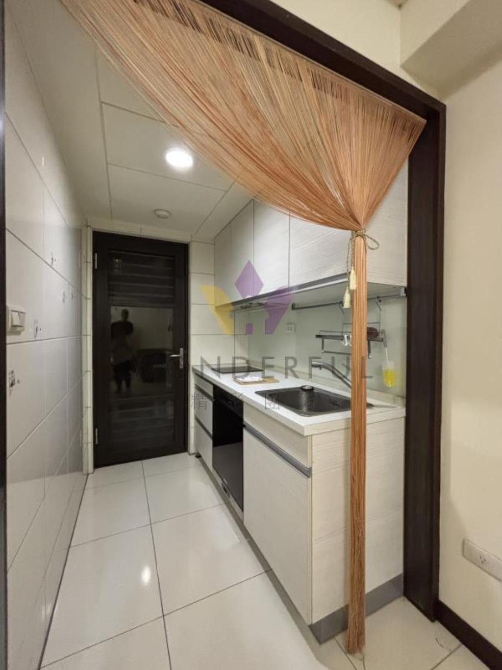 [精彩]中壢車站稀有雙衛兩房車