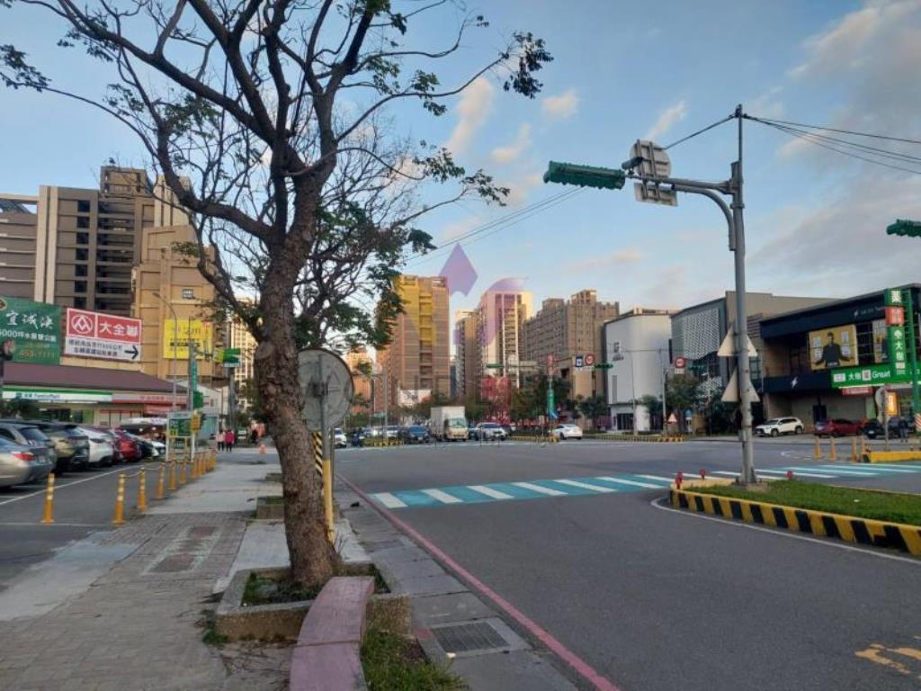 [精彩]近SOGO海華透天店住