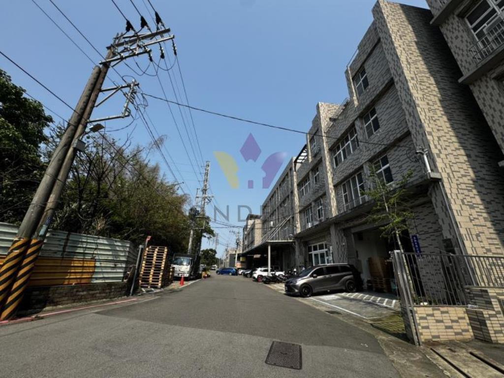 [精彩]龍潭廣盈大面寬電梯廠房