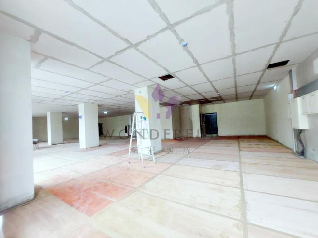 近青埔邊間次頂樓景觀3房1樓平面汽車位