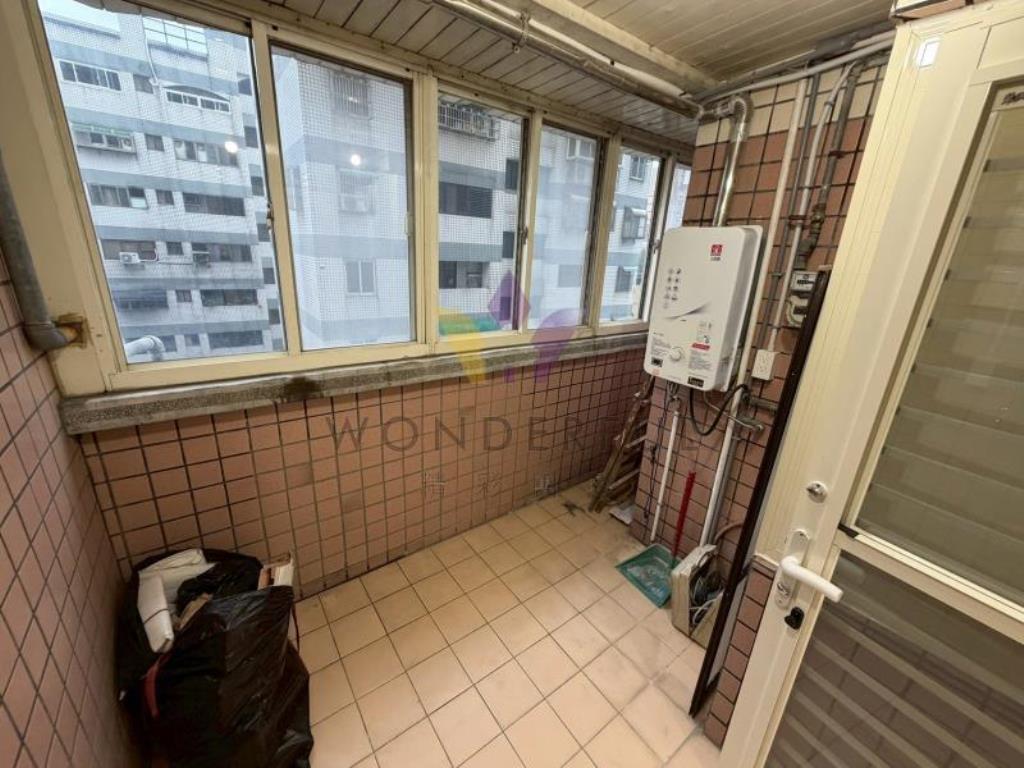 [精彩]桃園中泰宏園低樓層電梯三房