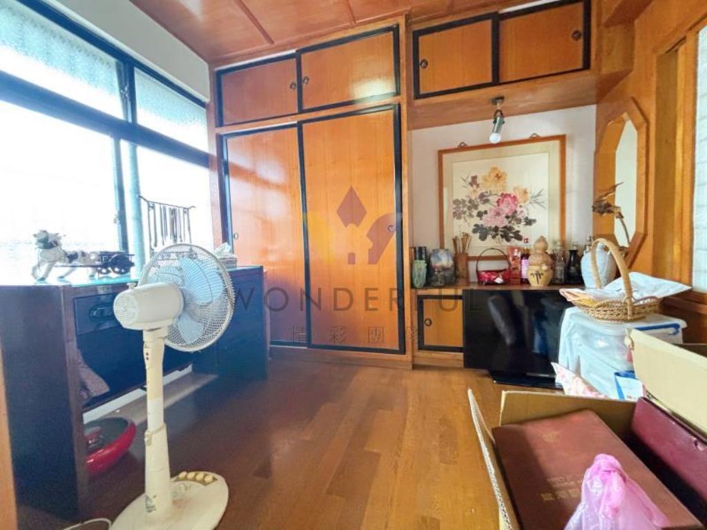 內壢忠孝商圈/室內挑高美透天/前院停車