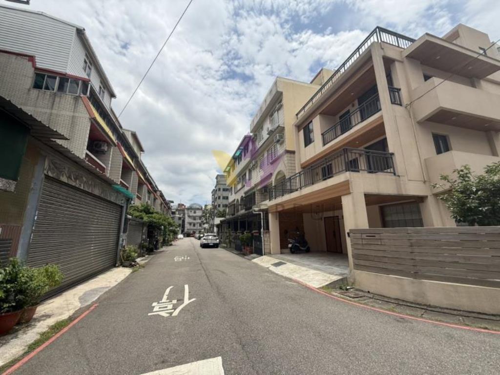 [精彩]林森國小前院停車透天
