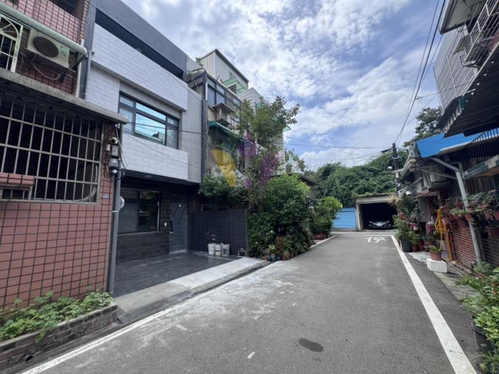 [精彩]大龍岡龍宮街翻新透天