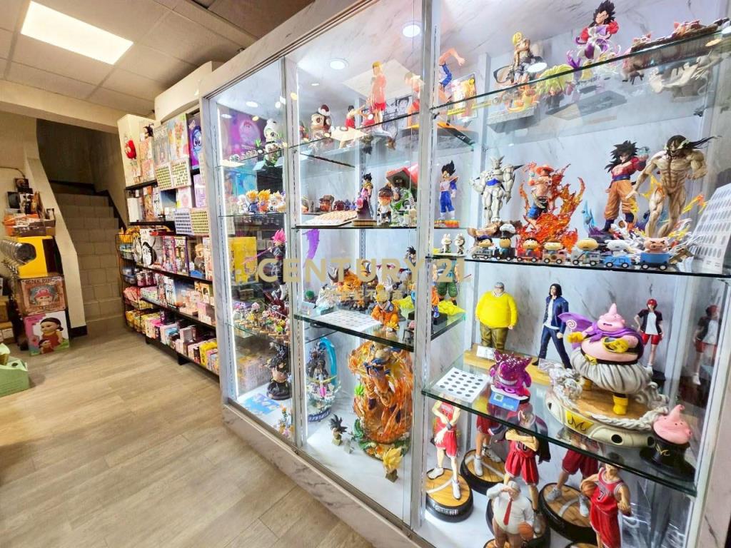 雙橡園三角窗透店